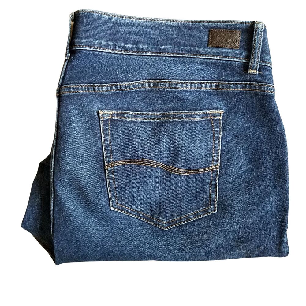 Lee Capri Jeans Women’s 20W Blue Regular Fit Mid Rise Elastic Waist Stretch - Picture 3 of 5